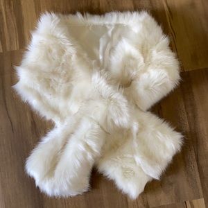 White faux fur stoal wrap NWOT